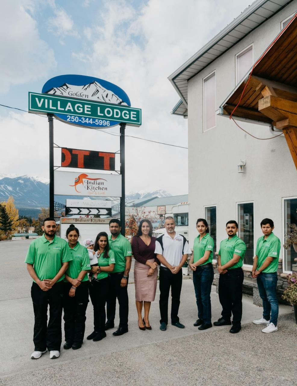 Golden Village Lodge Bagian luar foto